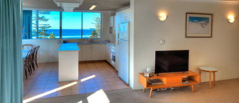 Oceania On Burleigh Beach - Holiday Sunshine Coast 2