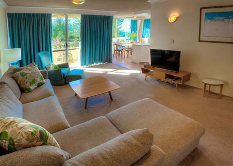 Oceania On Burleigh Beach - Holiday Sunshine Coast 32