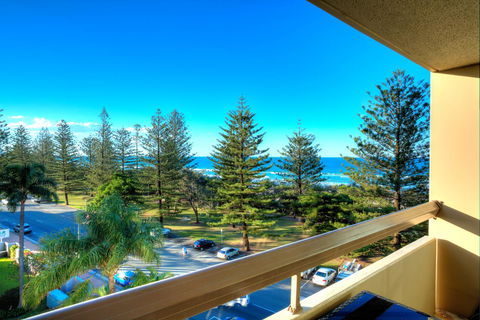 Oceania On Burleigh Beach - Holiday Sunshine Coast 0