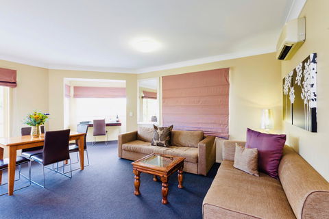 Ambassador On Ruthven - Holiday Sunshine Coast 28