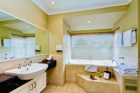 Ambassador On Ruthven - Holiday Sunshine Coast 21