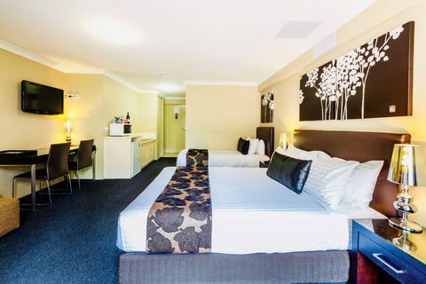 Ambassador On Ruthven - Holiday Sunshine Coast 3