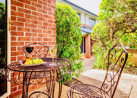 Ambassador On Ruthven - Holiday Sunshine Coast 4