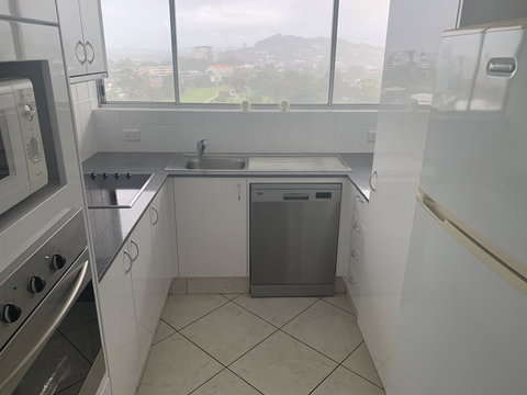 Ocean Plaza Resort - Holiday Sunshine Coast 9