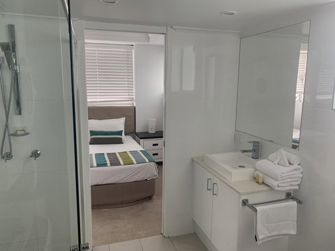 Ocean Plaza Resort - Holiday Sunshine Coast 13