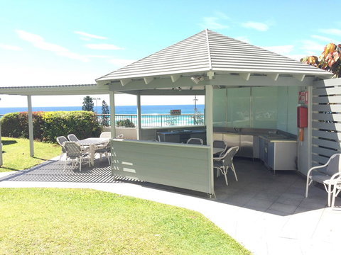 Surfers International Apartments - Sunshine Coast Tourism 8