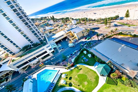 Surfers International Apartments - Sunshine Coast Tourism 5