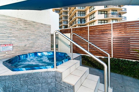 Surfers International Apartments - Sunshine Coast Tourism 39