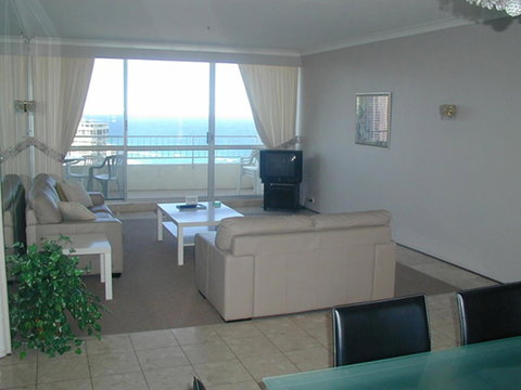 Golden Gate Resort - Sunshine Coast Tourism 9