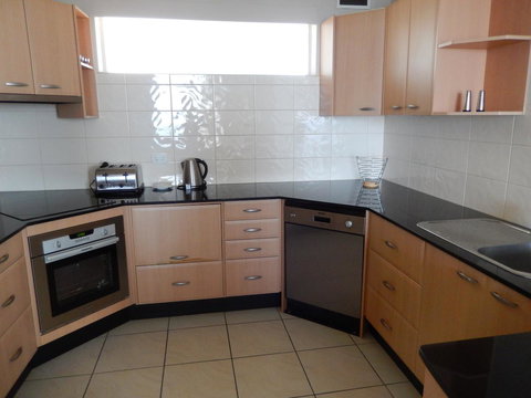 Golden Gate Resort - Sunshine Coast Tourism 21