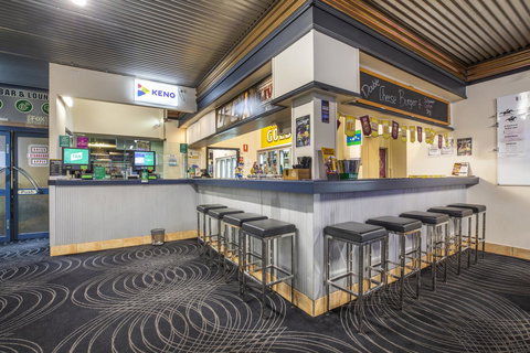 Nightcap At Atherton Hotel - Holiday Sunshine Coast 5