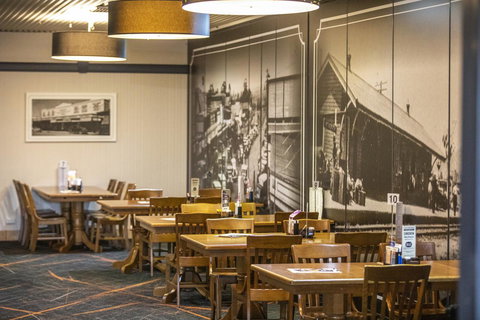 Nightcap At Atherton Hotel - Holiday Sunshine Coast 17