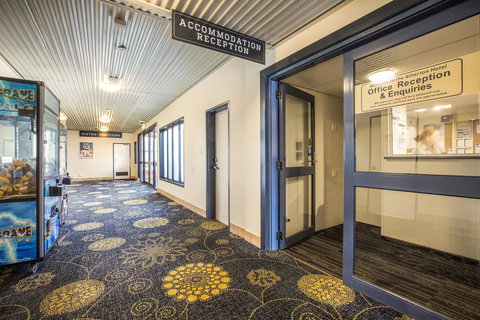 Nightcap At Atherton Hotel - Holiday Sunshine Coast 9