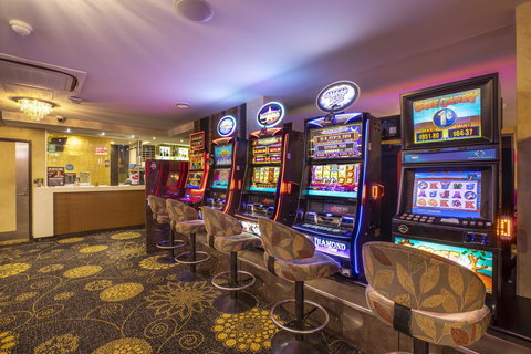 Nightcap At Atherton Hotel - Holiday Sunshine Coast 23