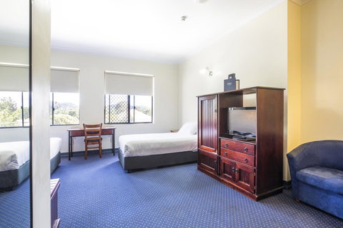 Nightcap At Atherton Hotel - Holiday Sunshine Coast 1