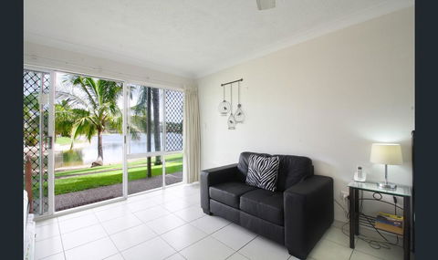 Bay Of Palms - Holiday Sunshine Coast 2