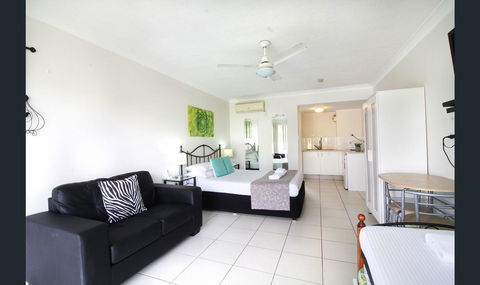 Bay Of Palms - Holiday Sunshine Coast 25