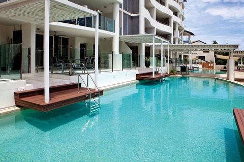 Waters Edge Apartment Cairns - Holiday Sunshine Coast 0