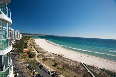 Reflection On The Sea - Holiday Sunshine Coast 19