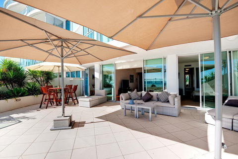 Reflection On The Sea - Holiday Sunshine Coast 28