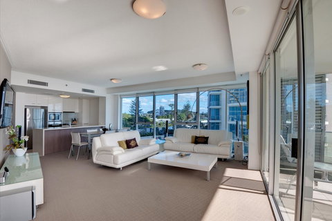 Reflection On The Sea - Holiday Sunshine Coast 5