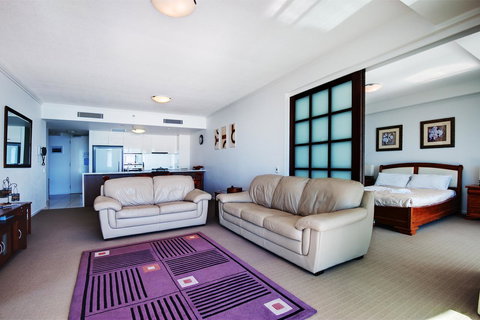 Reflection On The Sea - Holiday Sunshine Coast 10