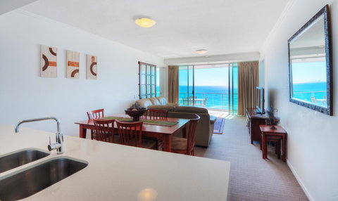 Reflection On The Sea - Holiday Sunshine Coast 33