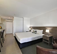 Smart Motels Bert Hinkler - Holiday Sunshine Coast