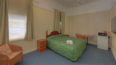 The Park Motel - Sunshine Coast Tourism 1