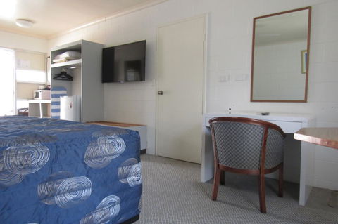 The Park Motel - Sunshine Coast Tourism 5