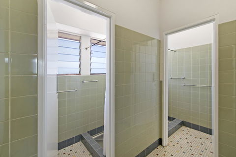 Palm Beach Hotel - Sunshine Coast Tourism 26