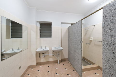 Palm Beach Hotel - Sunshine Coast Tourism 25