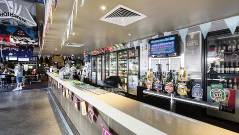 Palm Beach Hotel - Sunshine Coast Tourism 14