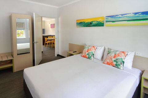 Palm Beach Hotel - Sunshine Coast Tourism 18