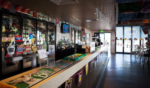Palm Beach Hotel - Sunshine Coast Tourism 15