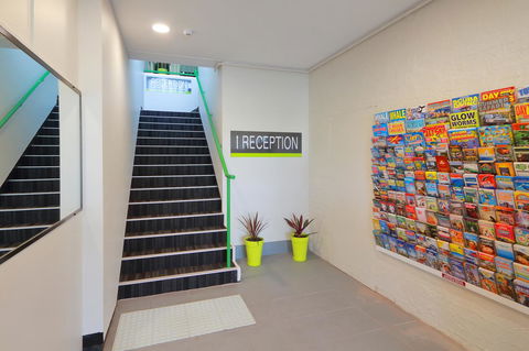 Palm Beach Hotel - Sunshine Coast Tourism 27