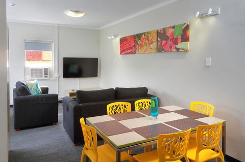 Palm Beach Hotel - Sunshine Coast Tourism 23