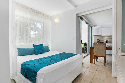 Palm Cove Beach Apartment - Sunshine Coast Tourism 11