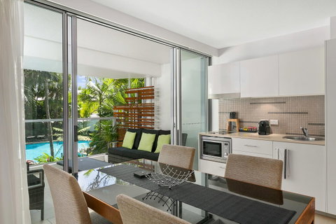 Palm Cove Beach Apartment - Sunshine Coast Tourism 5