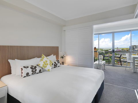 Oaks Mackay Rivermarque Hotel - Sunshine Coast Tourism 2