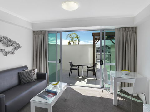 Oaks Mackay Rivermarque Hotel - Sunshine Coast Tourism 1