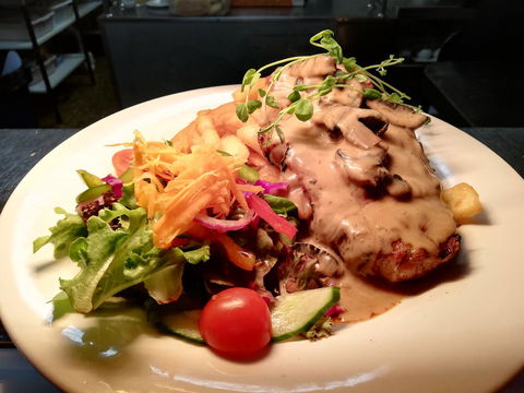 Burke & Wills Motor Inn - Sunshine Coast Tourism 14