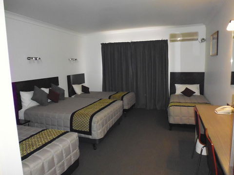 Burke & Wills Motor Inn - Sunshine Coast Tourism 26