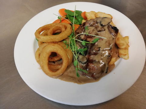 Burke & Wills Motor Inn - Sunshine Coast Tourism 11