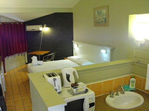 Kallangur Motel - Holiday Sunshine Coast 1