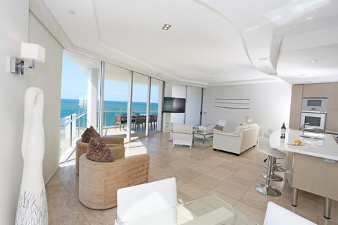 Oceans Mooloolaba - Holiday Sunshine Coast 3