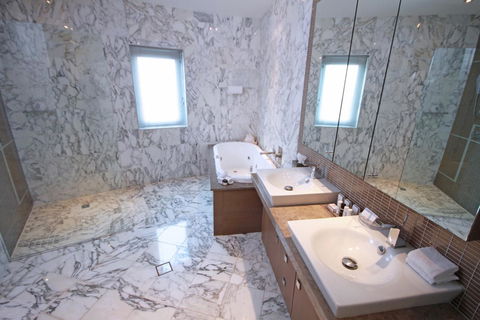 Oceans Mooloolaba - Holiday Sunshine Coast 34