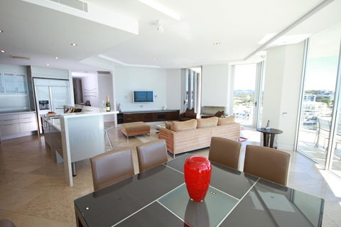 Oceans Mooloolaba - Holiday Sunshine Coast 25