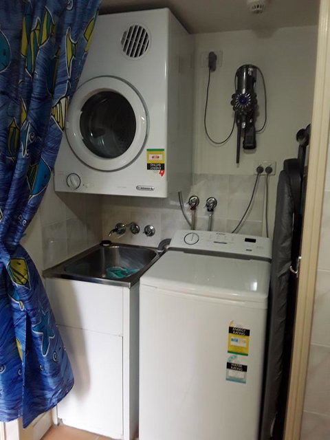 Jackies Holiday Apartment - Holiday Sunshine Coast 15