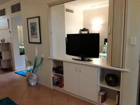 Jackies Holiday Apartment - Holiday Sunshine Coast 20